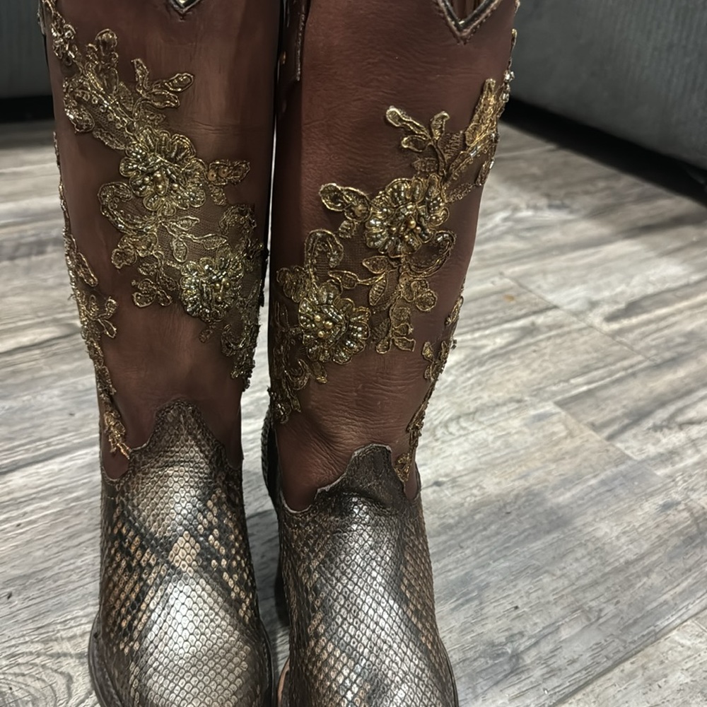 Women python boots size 7 - Picture 2 of 3